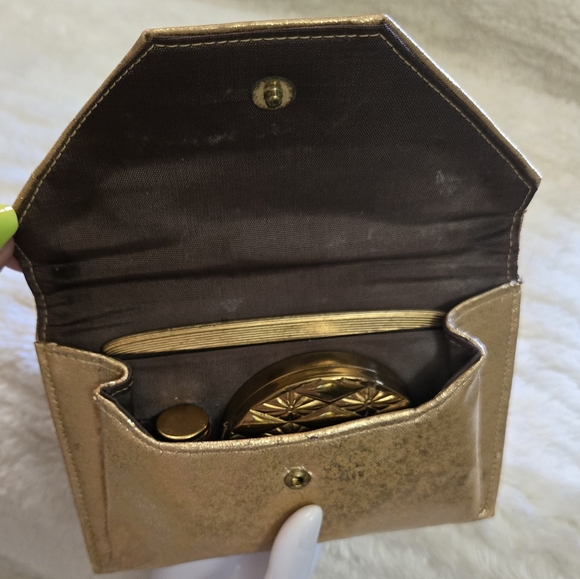 Vintage Gold Makeup Kit Clutch - Picture 15 of 16